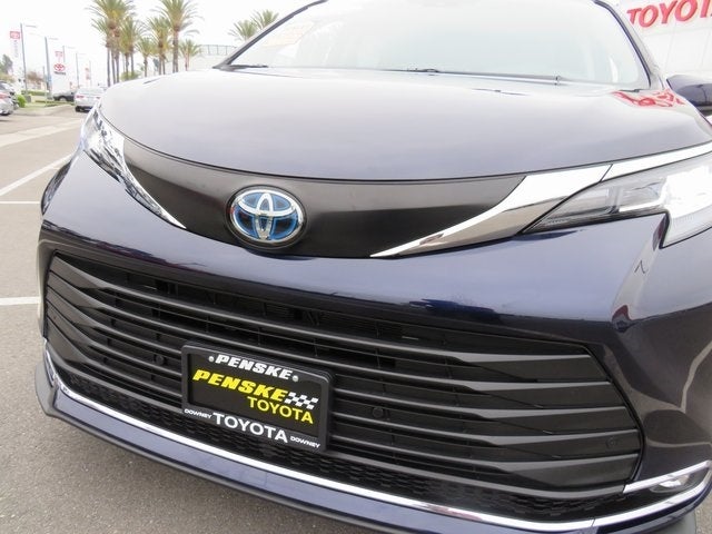 2022 Toyota SIENNA XLE XLE